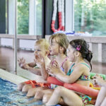In diesem Kurs steht das Erlernen der Schwimmbewegungen im Vordergrund. Hier kann auch abschließend das Stadtmusikanten-Abzeichen erlangt werden.